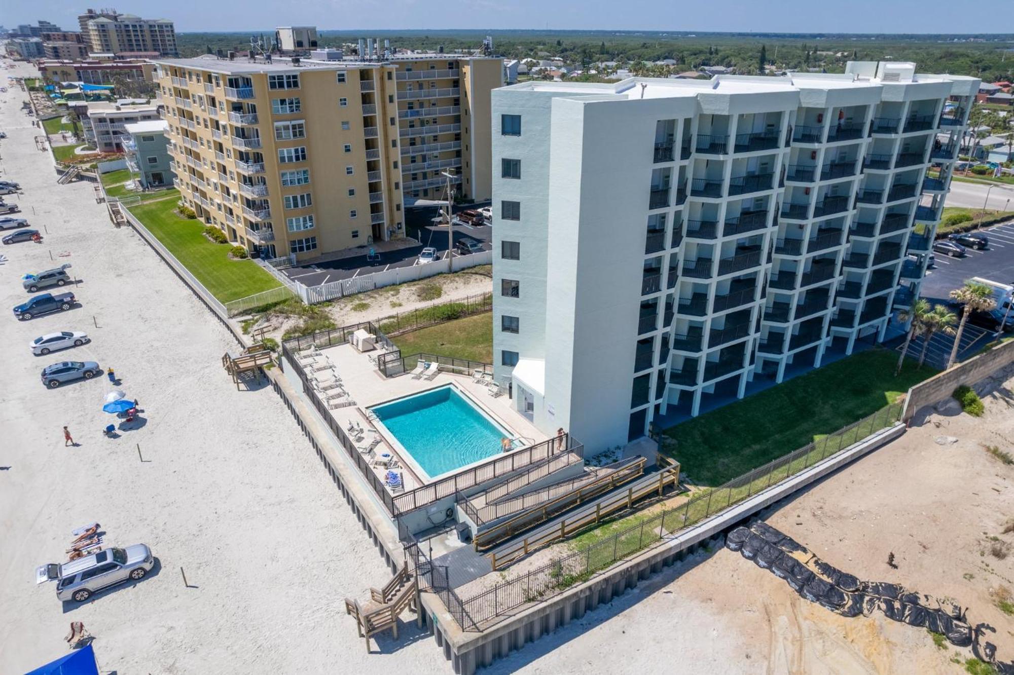 Ocean View With A Beachfront Pool At Ocean Trillium Condo ~ 702 New Smyrna Beach Eksteriør bilde